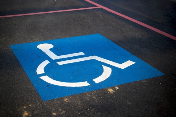 Guida: Come si ottiene il contrassegno per disabili